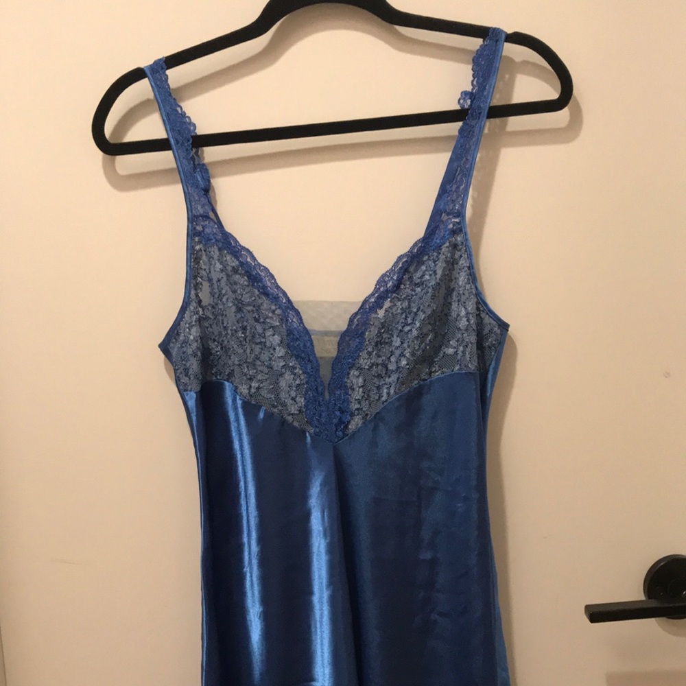 Vintage Victoria’s Secret blue y2k slip dress